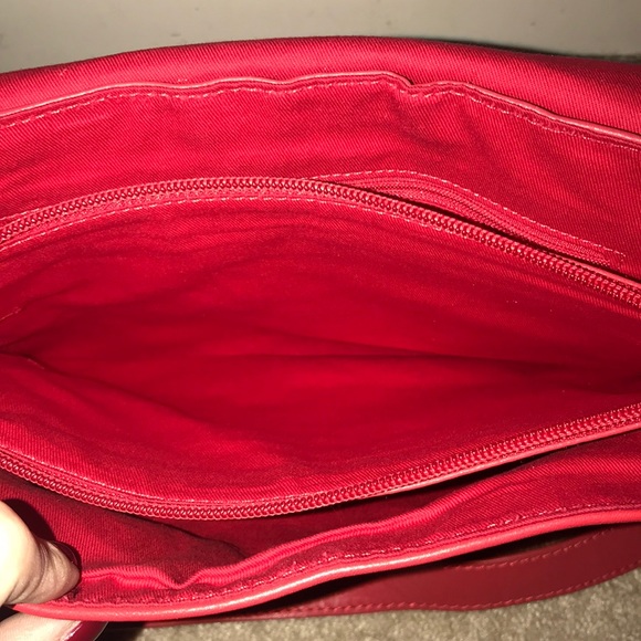 EXCELLENT CONDITION TRINA TURK RED SHOULDER PURSE - Picture 6 of 8